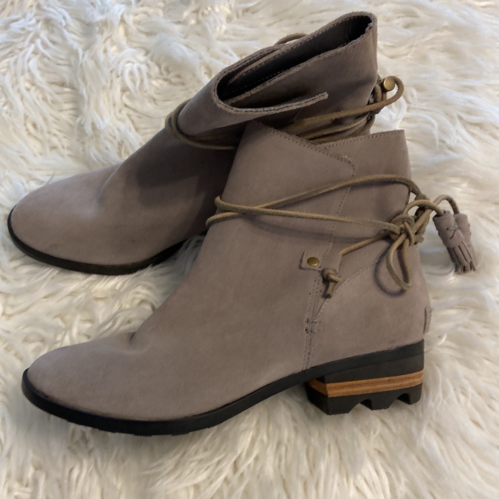 SOREL Boots size 9 BNWOT see pictures heel is 1 1/2” color gray leather upper - Picture 17 of 17